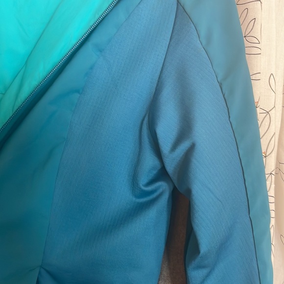 Salomon Women’s Reversible Zip Up Hoodie - Picture 5 of 5